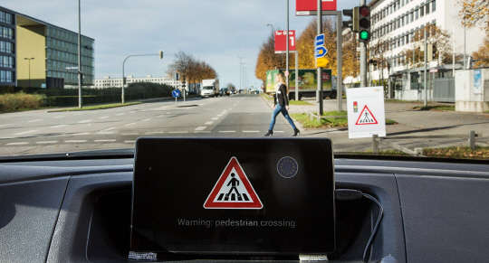 V2X 시험 주행 모습 <NXP 제공>